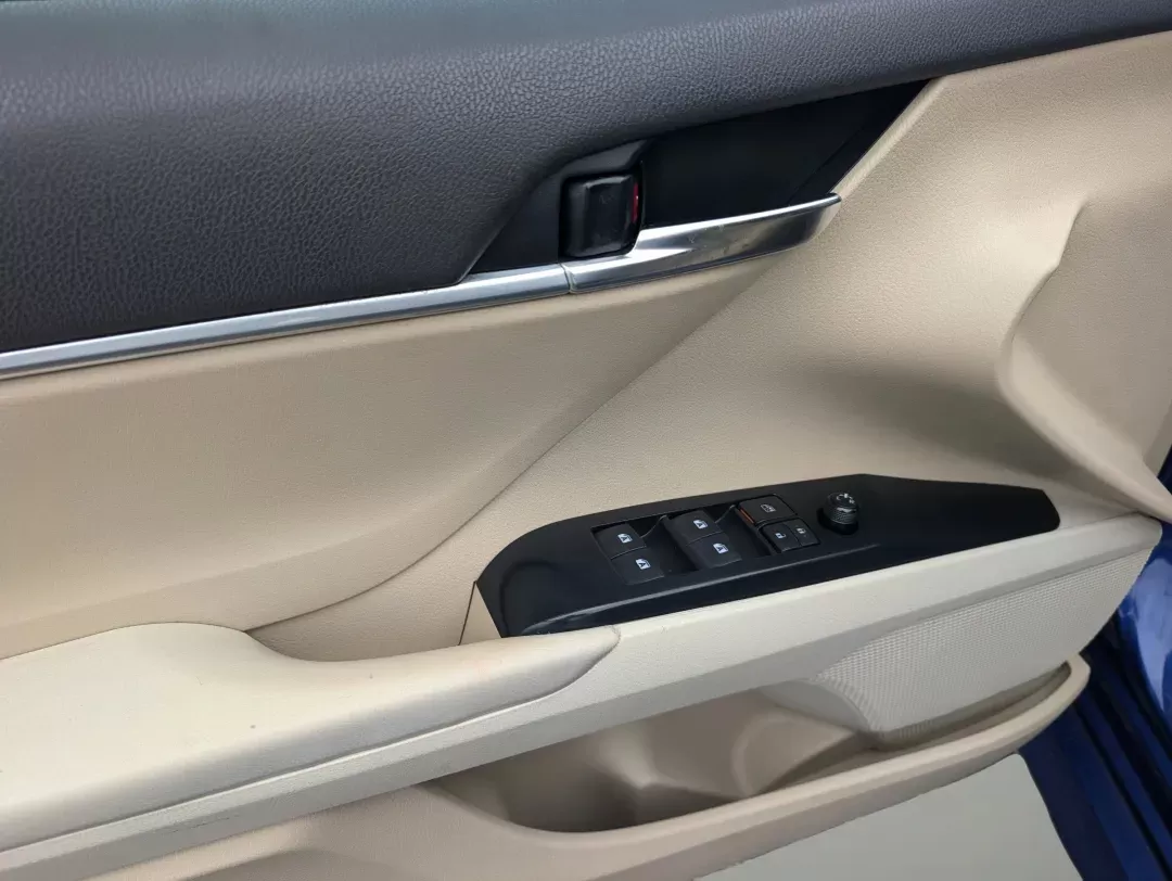 2018 Toyota Camry LE (4T1B11HK8JU) with an Other engine, located at 1430 Gateway Drive, Opelika, AL, 36801, (334) 239-0944, 32.637871, -85.409790 - **Drive into Your Next Adventure with the 2018 Toyota Camry LE at Gils Auto!**<br /> <br /> Are you ready to embrace a new chapter of road trips, family outings, or daily commutes? The 2018 Toyota Camry LE, available now at Gils Auto in Opelika, AL, is the perfect companion for any lifestyle. This s - Photo#8