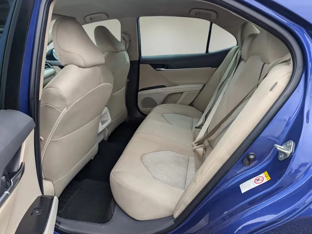 2018 Toyota Camry LE (4T1B11HK8JU) with an Other engine, located at 1430 Gateway Drive, Opelika, AL, 36801, (334) 239-0944, 32.637871, -85.409790 - **Drive into Your Next Adventure with the 2018 Toyota Camry LE at Gils Auto!**<br /> <br /> Are you ready to embrace a new chapter of road trips, family outings, or daily commutes? The 2018 Toyota Camry LE, available now at Gils Auto in Opelika, AL, is the perfect companion for any lifestyle. This s - Photo#10
