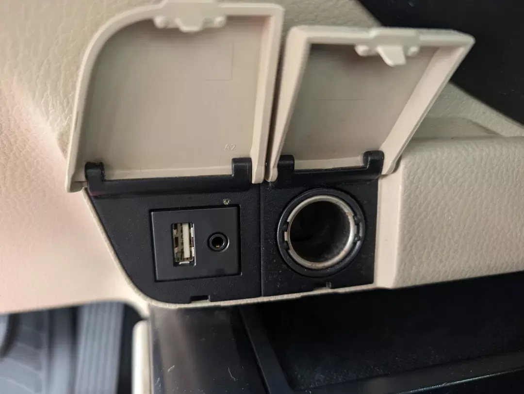 2018 Toyota Camry LE (4T1B11HK8JU) with an Other engine, located at 1430 Gateway Drive, Opelika, AL, 36801, (334) 239-0944, 32.637871, -85.409790 - **Drive into Your Next Adventure with the 2018 Toyota Camry LE at Gils Auto!**<br /> <br /> Are you ready to embrace a new chapter of road trips, family outings, or daily commutes? The 2018 Toyota Camry LE, available now at Gils Auto in Opelika, AL, is the perfect companion for any lifestyle. This s - Photo#12