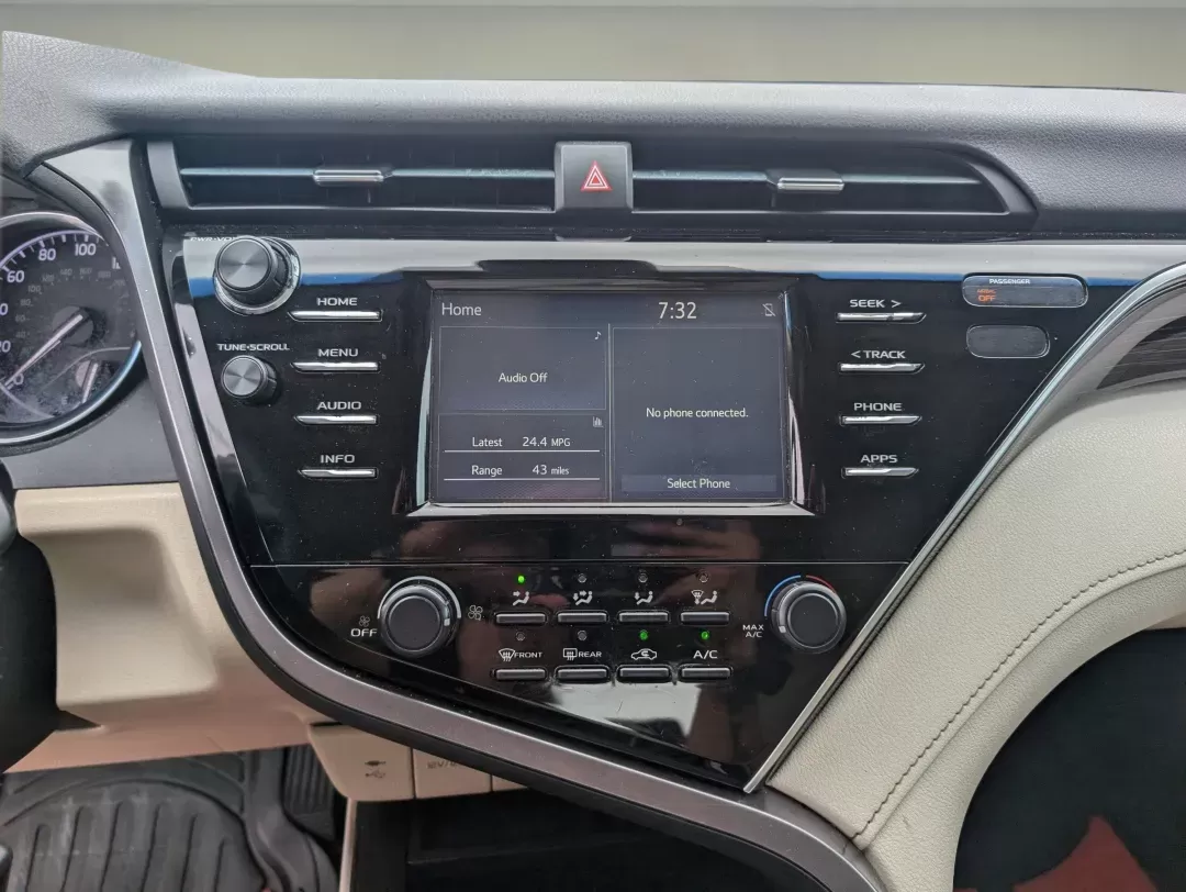 2018 Toyota Camry LE (4T1B11HK8JU) with an Other engine, located at 1430 Gateway Drive, Opelika, AL, 36801, (334) 239-0944, 32.637871, -85.409790 - **Drive into Your Next Adventure with the 2018 Toyota Camry LE at Gils Auto!**<br /> <br /> Are you ready to embrace a new chapter of road trips, family outings, or daily commutes? The 2018 Toyota Camry LE, available now at Gils Auto in Opelika, AL, is the perfect companion for any lifestyle. This s - Photo#14