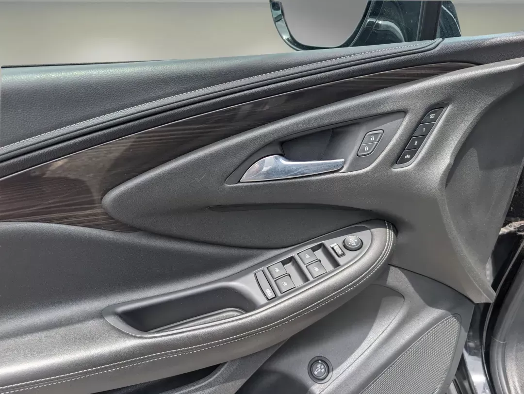 2019 /Ebony Buick Envision Essence (LRBFX2SA6KD) with an Other engine, located at 521 Old Farm Lane Rd, Prattville, AL, 36066, (334) 325-1505, 32.482460, -86.416367 - Discover the ideal blend of luxury and practicality with this stunning 2019 Buick Envision Essence, available now at Gils Auto in Prattville, AL. This SUV isn't just a vehicle; it's a lifestyle upgrade perfect for families, commuters, and adventurers alike. With its spacious interior and advanced sa - Photo#8
