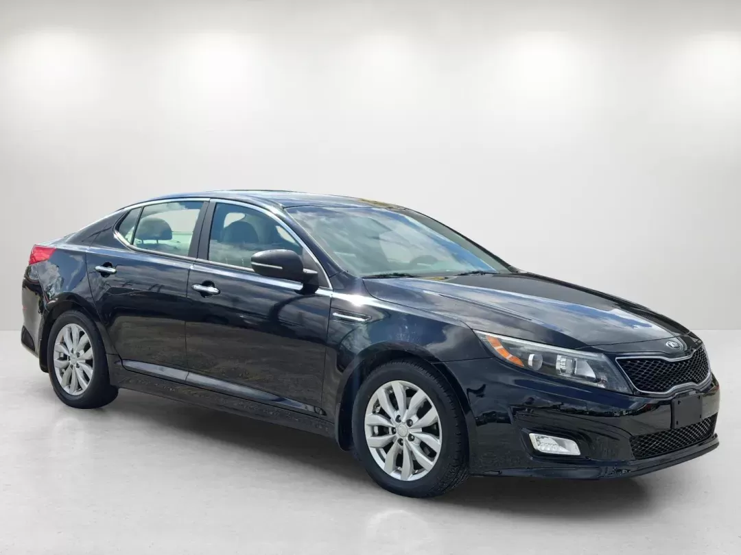 2015 /Beige Kia Optima EX (5XXGN4A74FG) with an Other engine, located at 521 Old Farm Lane Rd, Prattville, AL, 36066, (334) 325-1505, 32.482460, -86.416367 - **Discover Your Next Adventure in the 2015 Kia Optima EX at Gils Auto - Prattville!**<br /> <br /> Are you searching for a reliable and stylish vehicle that perfectly suits your lifestyle? Whether you're commuting to work, running errands around Prattville, or planning a weekend getaway, the 2015 Ki - Photo#2