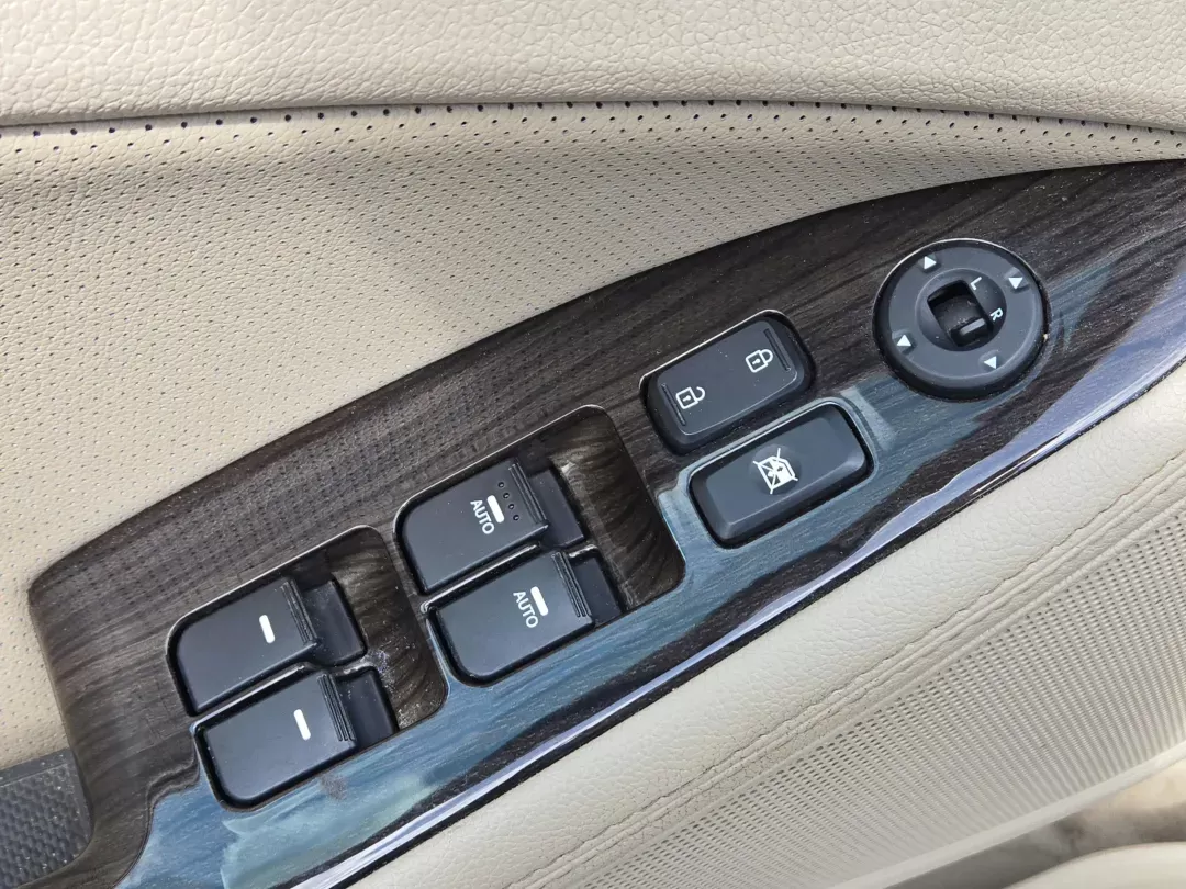2015 /Beige Kia Optima EX (5XXGN4A74FG) with an Other engine, located at 521 Old Farm Lane Rd, Prattville, AL, 36066, (334) 325-1505, 32.482460, -86.416367 - **Discover Your Next Adventure in the 2015 Kia Optima EX at Gils Auto - Prattville!**<br /> <br /> Are you searching for a reliable and stylish vehicle that perfectly suits your lifestyle? Whether you're commuting to work, running errands around Prattville, or planning a weekend getaway, the 2015 Ki - Photo#10