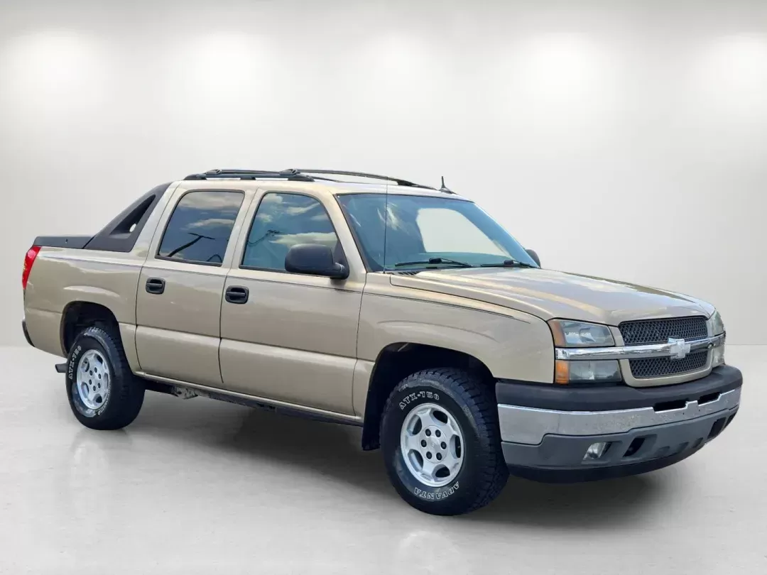 2005 /Tan/Neutral Chevrolet Avalanche LS (3GNEC12Z95G) with an Other engine, located at 521 Old Farm Lane Rd, Prattville, AL, 36066, (334) 325-1505, 32.482460, -86.416367 - **Unleash Your Adventurous Spirit with the 2005 Chevrolet Avalanche LS Perfect for Family Road Trips and Weekend Getaways!**<br /> <br /> Are you ready to elevate your family adventures or weekend getaways? The 2005 Chevrolet Avalanche LS is your ticket to freedom, providing the perfect blend of ut - Photo#2