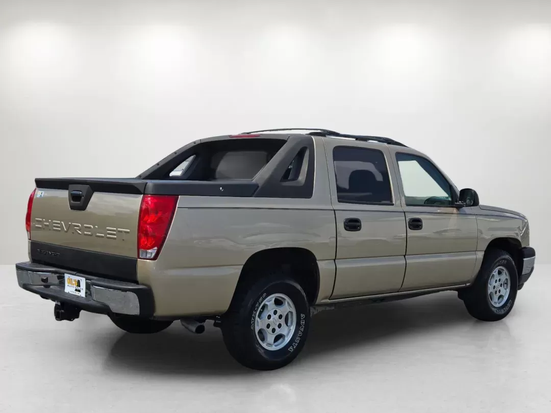 2005 /Tan/Neutral Chevrolet Avalanche LS (3GNEC12Z95G) with an Other engine, located at 521 Old Farm Lane Rd, Prattville, AL, 36066, (334) 325-1505, 32.482460, -86.416367 - **Unleash Your Adventurous Spirit with the 2005 Chevrolet Avalanche LS Perfect for Family Road Trips and Weekend Getaways!**<br /> <br /> Are you ready to elevate your family adventures or weekend getaways? The 2005 Chevrolet Avalanche LS is your ticket to freedom, providing the perfect blend of ut - Photo#4