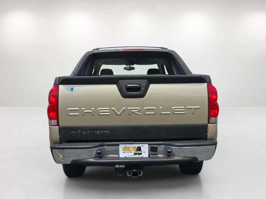 2005 /Tan/Neutral Chevrolet Avalanche LS (3GNEC12Z95G) with an Other engine, located at 521 Old Farm Lane Rd, Prattville, AL, 36066, (334) 325-1505, 32.482460, -86.416367 - **Unleash Your Adventurous Spirit with the 2005 Chevrolet Avalanche LS Perfect for Family Road Trips and Weekend Getaways!**<br /> <br /> Are you ready to elevate your family adventures or weekend getaways? The 2005 Chevrolet Avalanche LS is your ticket to freedom, providing the perfect blend of ut - Photo#5