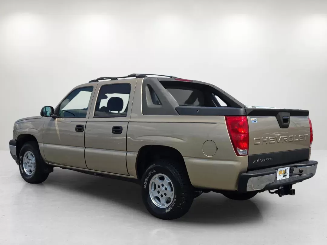 2005 /Tan/Neutral Chevrolet Avalanche LS (3GNEC12Z95G) with an Other engine, located at 521 Old Farm Lane Rd, Prattville, AL, 36066, (334) 325-1505, 32.482460, -86.416367 - **Unleash Your Adventurous Spirit with the 2005 Chevrolet Avalanche LS Perfect for Family Road Trips and Weekend Getaways!**<br /> <br /> Are you ready to elevate your family adventures or weekend getaways? The 2005 Chevrolet Avalanche LS is your ticket to freedom, providing the perfect blend of ut - Photo#6