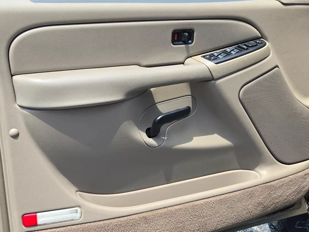 2005 /Tan/Neutral Chevrolet Avalanche LS (3GNEC12Z95G) with an Other engine, located at 521 Old Farm Lane Rd, Prattville, AL, 36066, (334) 325-1505, 32.482460, -86.416367 - **Unleash Your Adventurous Spirit with the 2005 Chevrolet Avalanche LS Perfect for Family Road Trips and Weekend Getaways!**<br /> <br /> Are you ready to elevate your family adventures or weekend getaways? The 2005 Chevrolet Avalanche LS is your ticket to freedom, providing the perfect blend of ut - Photo#9