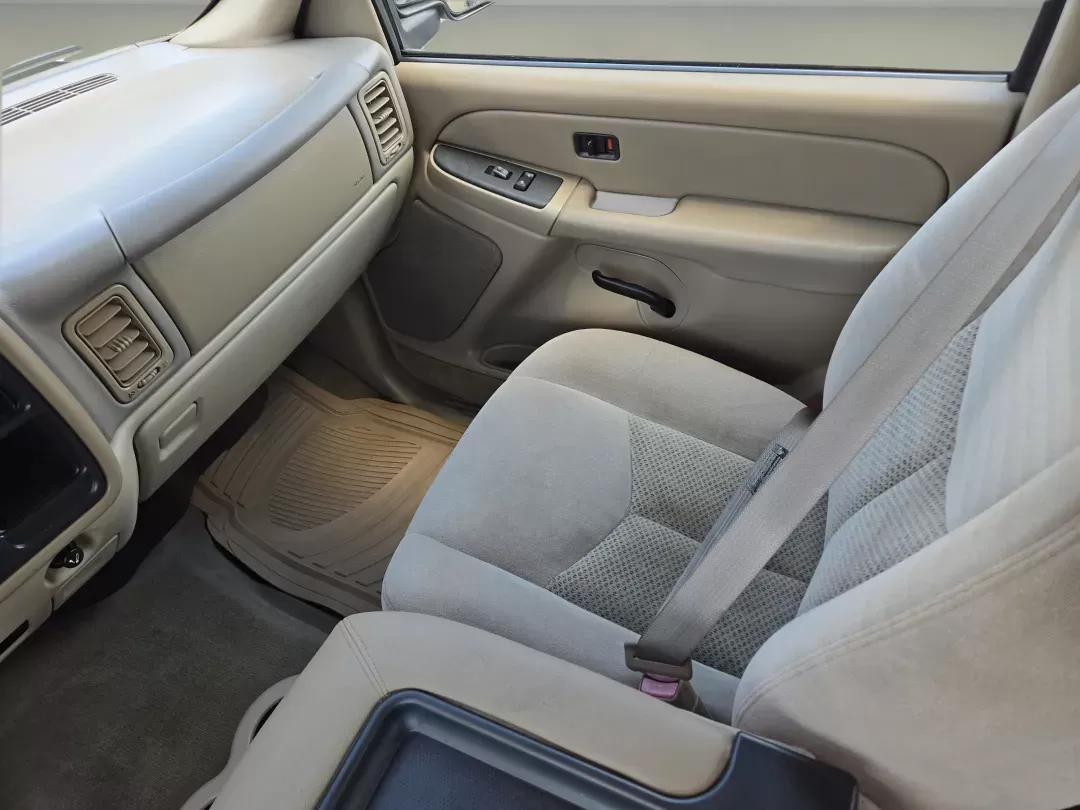 2005 /Tan/Neutral Chevrolet Avalanche LS (3GNEC12Z95G) with an Other engine, located at 521 Old Farm Lane Rd, Prattville, AL, 36066, (334) 325-1505, 32.482460, -86.416367 - **Unleash Your Adventurous Spirit with the 2005 Chevrolet Avalanche LS Perfect for Family Road Trips and Weekend Getaways!**<br /> <br /> Are you ready to elevate your family adventures or weekend getaways? The 2005 Chevrolet Avalanche LS is your ticket to freedom, providing the perfect blend of ut - Photo#14