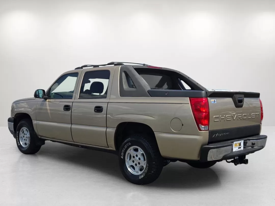 2005 /Tan/Neutral Chevrolet Avalanche LS (3GNEC12Z95G) with an Other engine, located at 7000 Northlake Connector, Columbus, GA, 31904, (706) 987-8085, 32.524975, -84.978134 - **Discover Your Adventure with the 2005 Chevrolet Avalanche at Gils Auto - Phenix City #2!**<br /> <br /> Are you ready for an exciting new chapter of weekend adventures or daily commutes? This 2005 Chevrolet Avalanche, available at Gils Auto - Phenix City #2, is more than just a pickup; it's the pe - Photo#6