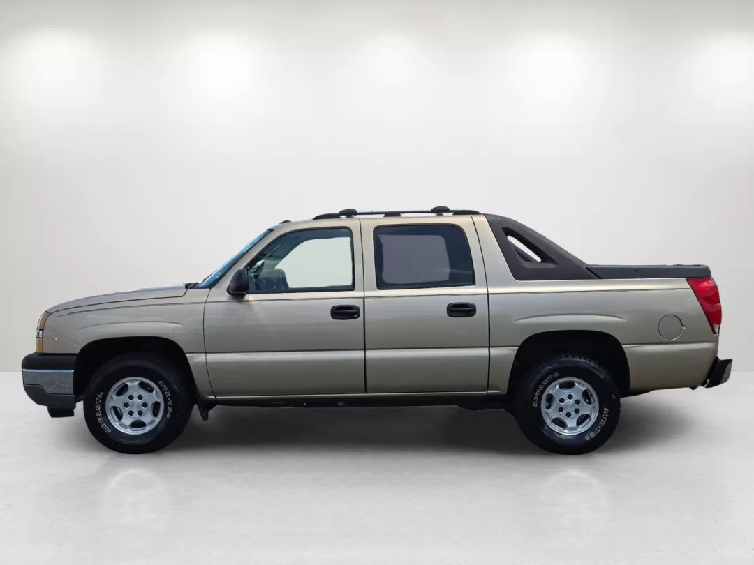 2005 /Tan/Neutral Chevrolet Avalanche LS (3GNEC12Z95G) with an Other engine, located at 7000 Northlake Connector, Columbus, GA, 31904, (706) 987-8085, 32.524975, -84.978134 - **Discover Your Adventure with the 2005 Chevrolet Avalanche at Gils Auto - Phenix City #2!**<br /> <br /> Are you ready for an exciting new chapter of weekend adventures or daily commutes? This 2005 Chevrolet Avalanche, available at Gils Auto - Phenix City #2, is more than just a pickup; it's the pe - Photo#7