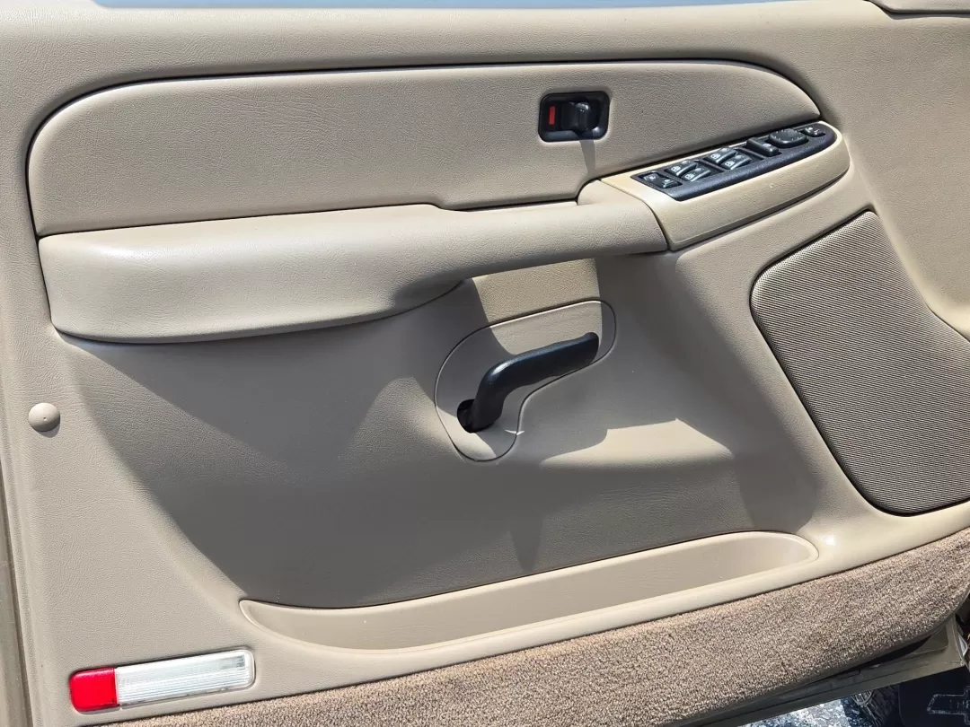 2005 /Tan/Neutral Chevrolet Avalanche LS (3GNEC12Z95G) with an Other engine, located at 7000 Northlake Connector, Columbus, GA, 31904, (706) 987-8085, 32.524975, -84.978134 - **Discover Your Adventure with the 2005 Chevrolet Avalanche at Gils Auto - Phenix City #2!**<br /> <br /> Are you ready for an exciting new chapter of weekend adventures or daily commutes? This 2005 Chevrolet Avalanche, available at Gils Auto - Phenix City #2, is more than just a pickup; it's the pe - Photo#9