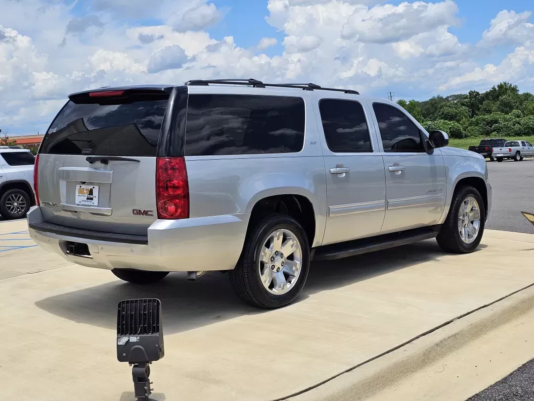 2014 /Light Tan GMC Yukon XL SLT (1GKS1KE00ER) with an Other engine, located at 521 Old Farm Lane Rd, Prattville, AL, 36066, (334) 325-1505, 32.482460, -86.416367 - **Adventure Awaits: Drive Your Family in Comfort with this 2014 GMC Yukon XL SLT!**<br /> <br /> If you're looking for an SUV that combines spaciousness with luxury and rugged capability, look no further than this stunning 2014 GMC Yukon XL SLT. Perfect for growing families, weekend adventures, or t - Photo#4