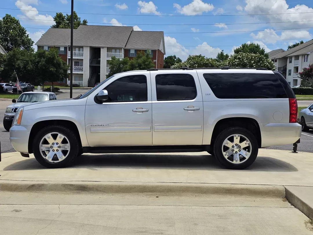 2014 /Light Tan GMC Yukon XL SLT (1GKS1KE00ER) with an Other engine, located at 521 Old Farm Lane Rd, Prattville, AL, 36066, (334) 325-1505, 32.482460, -86.416367 - **Adventure Awaits: Drive Your Family in Comfort with this 2014 GMC Yukon XL SLT!**<br /> <br /> If you're looking for an SUV that combines spaciousness with luxury and rugged capability, look no further than this stunning 2014 GMC Yukon XL SLT. Perfect for growing families, weekend adventures, or t - Photo#7