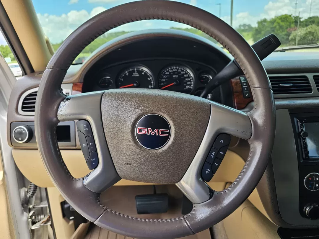 2014 /Light Tan GMC Yukon XL SLT (1GKS1KE00ER) with an Other engine, located at 521 Old Farm Lane Rd, Prattville, AL, 36066, (334) 325-1505, 32.482460, -86.416367 - **Adventure Awaits: Drive Your Family in Comfort with this 2014 GMC Yukon XL SLT!**<br /> <br /> If you're looking for an SUV that combines spaciousness with luxury and rugged capability, look no further than this stunning 2014 GMC Yukon XL SLT. Perfect for growing families, weekend adventures, or t - Photo#9