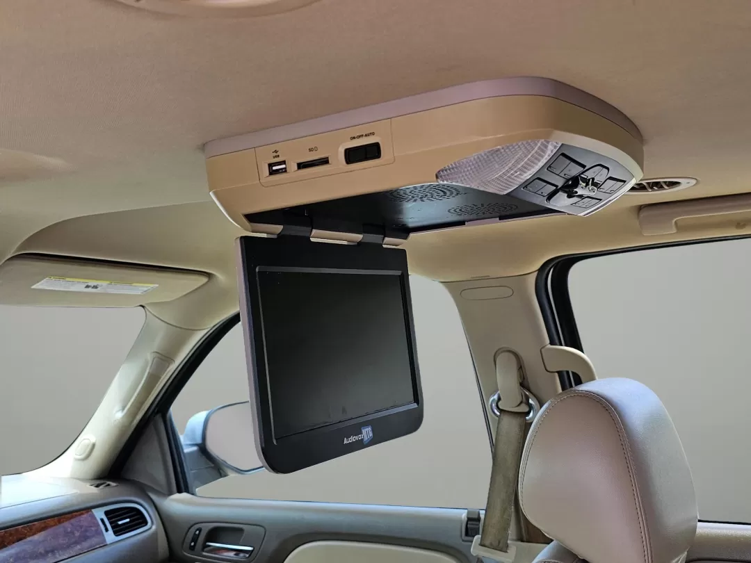 2014 /Light Tan GMC Yukon XL SLT (1GKS1KE00ER) with an Other engine, located at 521 Old Farm Lane Rd, Prattville, AL, 36066, (334) 325-1505, 32.482460, -86.416367 - **Adventure Awaits: Drive Your Family in Comfort with this 2014 GMC Yukon XL SLT!**<br /> <br /> If you're looking for an SUV that combines spaciousness with luxury and rugged capability, look no further than this stunning 2014 GMC Yukon XL SLT. Perfect for growing families, weekend adventures, or t - Photo#15