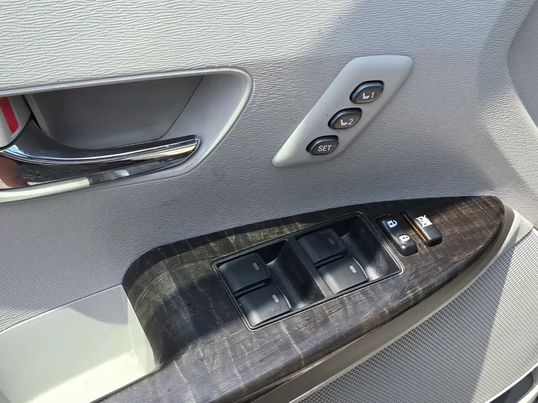 2013 Toyota Venza XLE (4T3BK3BB6DU) with an Other engine, located at 521 Old Farm Lane Rd, Prattville, AL, 36066, (334) 325-1505, 32.482460, -86.416367 - **Unleash Your Adventures with the 2013 Toyota Venza XLE!**<br /> <br /> Are you ready to elevate your lifestyle? The 2013 Toyota Venza XLE is designed for those who crave versatility and comfort, making it the perfect companion for both daily commutes and weekend getaways. Whether you're navigating - Photo#10