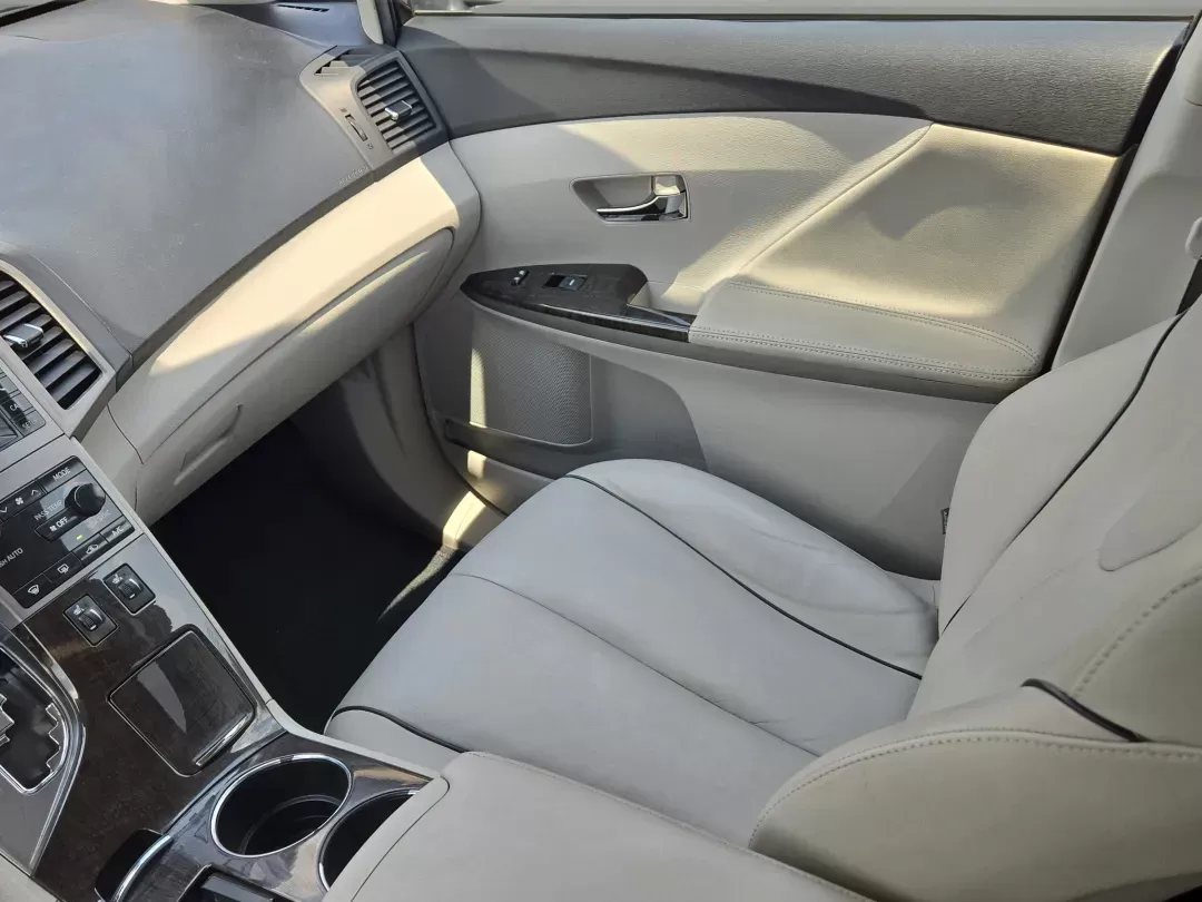 2013 Toyota Venza XLE (4T3BK3BB6DU) with an Other engine, located at 521 Old Farm Lane Rd, Prattville, AL, 36066, (334) 325-1505, 32.482460, -86.416367 - **Unleash Your Adventures with the 2013 Toyota Venza XLE!**<br /> <br /> Are you ready to elevate your lifestyle? The 2013 Toyota Venza XLE is designed for those who crave versatility and comfort, making it the perfect companion for both daily commutes and weekend getaways. Whether you're navigating - Photo#14