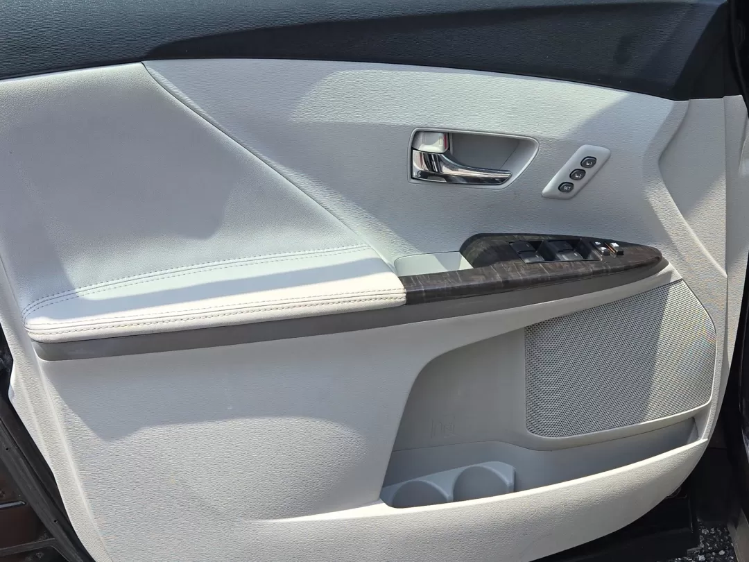 2013 Toyota Venza XLE (4T3BK3BB6DU) with an Other engine, located at 3959 U.S. 80 W, Phenix City, AL, 36870, (334) 297-4885, 32.469296, -85.135185 - **Elevate Your Adventures with the 2013 Toyota Venza XLE - A Perfect Match for Your Active Lifestyle!**<br /> <br /> Are you ready to take on your next adventure, whether it's a family road trip or a weekend getaway? Look no further than this stunning 2013 Toyota Venza XLE! With its versatile all-wh - Photo#9