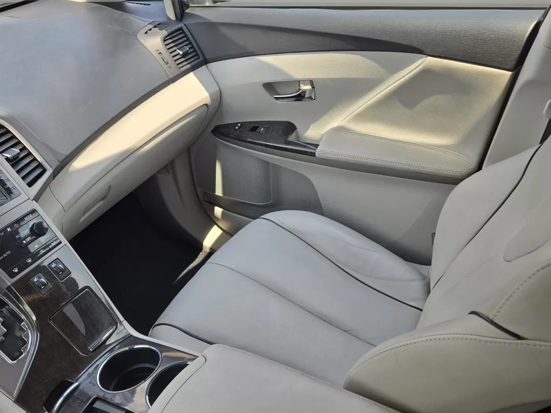 2013 Toyota Venza XLE (4T3BK3BB6DU) with an Other engine, located at 3959 U.S. 80 W, Phenix City, AL, 36870, (334) 297-4885, 32.469296, -85.135185 - **Elevate Your Adventures with the 2013 Toyota Venza XLE - A Perfect Match for Your Active Lifestyle!**<br /> <br /> Are you ready to take on your next adventure, whether it's a family road trip or a weekend getaway? Look no further than this stunning 2013 Toyota Venza XLE! With its versatile all-wh - Photo#14