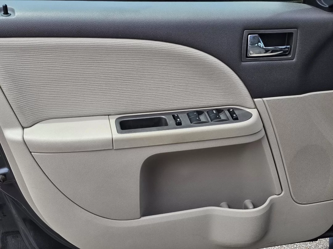 2008 /Medium Light Stone Ford Taurus SEL (1FAHP24W48G) with an Other engine, located at 804 22nd Ave, Phenix City, AL, 36870, (334) 297-1860, 32.484749, -85.024475 - **Explore the Road in Style with the 2008 Ford Taurus SEL Perfect for Commuters and Families Alike!**<br /> <br /> Are you looking for a reliable sedan that effortlessly combines comfort, safety, and style? The 2008 Ford Taurus SEL is not just a vehicle; it's a lifestyle choice that suits both busy - Photo#8