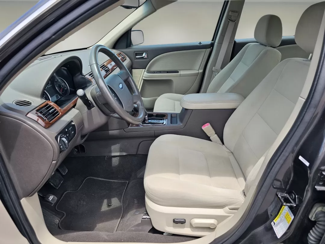 2008 /Medium Light Stone Ford Taurus SEL (1FAHP24W48G) with an Other engine, located at 804 22nd Ave, Phenix City, AL, 36870, (334) 297-1860, 32.484749, -85.024475 - **Explore the Road in Style with the 2008 Ford Taurus SEL Perfect for Commuters and Families Alike!**<br /> <br /> Are you looking for a reliable sedan that effortlessly combines comfort, safety, and style? The 2008 Ford Taurus SEL is not just a vehicle; it's a lifestyle choice that suits both busy - Photo#9