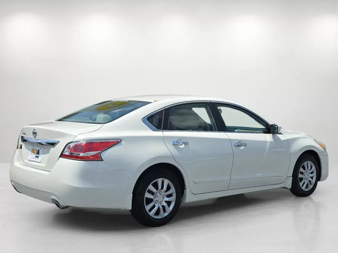 2015 /Beige Nissan Altima 2.5 S (1N4AL3AP7FC) with an Other engine, located at 521 Old Farm Lane Rd, Prattville, AL, 36066, (334) 325-1505, 32.482460, -86.416367 - **Discover Your Next Adventure with This 2015 Nissan Altima - Perfect for Everyday Journeys in Prattville!**<br /> <br /> Are you searching for a reliable and stylish sedan that fits perfectly into your busy lifestyle? Look no further than this stunning 2015 Nissan Altima 2.5 S, now available at Gil - Photo#4