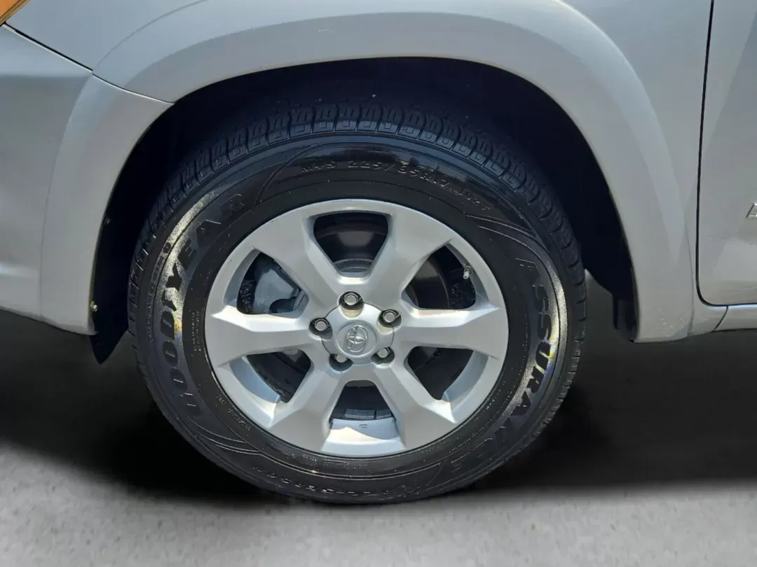 2009 Toyota RAV4 Ltd (JTMZK34V995) with an Other engine, located at 521 Old Farm Lane Rd, Prattville, AL, 36066, (334) 325-1505, 32.482460, -86.416367 - **Discover Your Next Adventure with the 2009 Toyota RAV4 at Gils Auto - Prattville!**<br /> <br /> Are you searching for the perfect vehicle to elevate your daily commute or embark on weekend adventures? Look no further than our 2009 Toyota RAV4, available now at Gils Auto - Prattville. This versati - Photo#8
