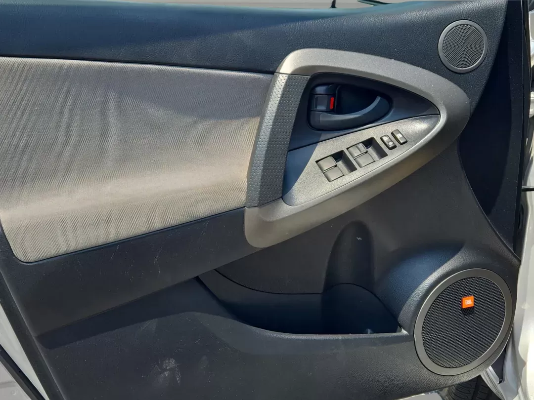 2009 Toyota RAV4 Ltd (JTMZK34V995) with an Other engine, located at 521 Old Farm Lane Rd, Prattville, AL, 36066, (334) 325-1505, 32.482460, -86.416367 - **Discover Your Next Adventure with the 2009 Toyota RAV4 at Gils Auto - Prattville!**<br /> <br /> Are you searching for the perfect vehicle to elevate your daily commute or embark on weekend adventures? Look no further than our 2009 Toyota RAV4, available now at Gils Auto - Prattville. This versati - Photo#9