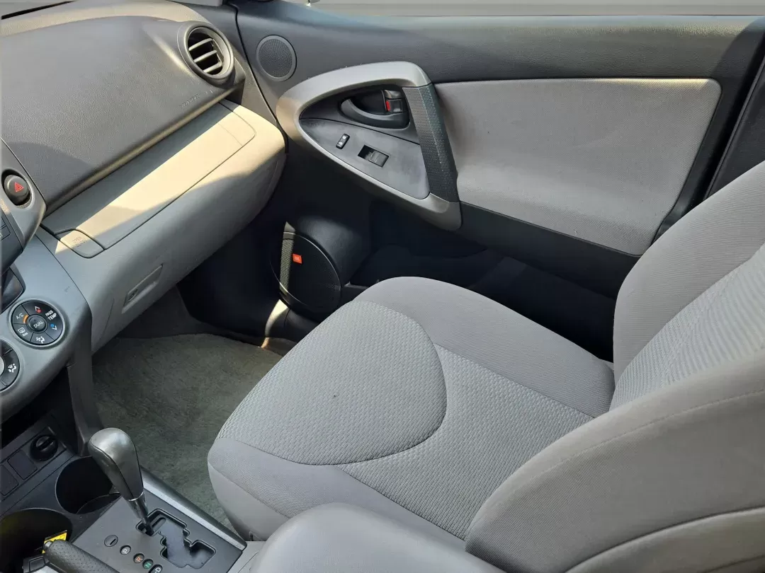 2009 Toyota RAV4 Ltd (JTMZK34V995) with an Other engine, located at 521 Old Farm Lane Rd, Prattville, AL, 36066, (334) 325-1505, 32.482460, -86.416367 - **Discover Your Next Adventure with the 2009 Toyota RAV4 at Gils Auto - Prattville!**<br /> <br /> Are you searching for the perfect vehicle to elevate your daily commute or embark on weekend adventures? Look no further than our 2009 Toyota RAV4, available now at Gils Auto - Prattville. This versati - Photo#15