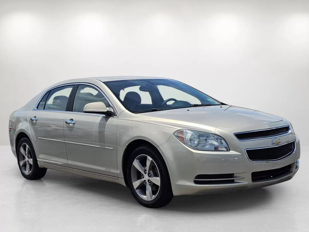2012 /Ebony Chevrolet Malibu LT w/1LT (1G1ZC5E02CF) with an Other engine, located at 521 Old Farm Lane Rd, Prattville, AL, 36066, (334) 325-1505, 32.482460, -86.416367 - Experience the perfect blend of comfort, style, and reliability with the 2012 Chevrolet Malibu LT, available now at Gils Auto in Prattville, AL! Whether you're a daily commuter navigating the busy streets of downtown or a family looking for a dependable sedan for weekend adventures, this vehicle is - Photo#19