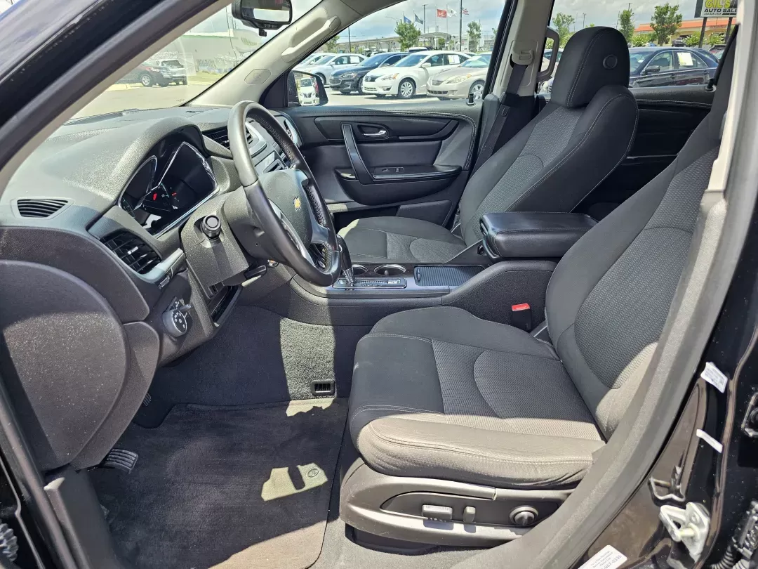 2016 /Ebony Chevrolet Traverse LT (1GNKRGKD9GJ) with an Other engine, located at 521 Old Farm Lane Rd, Prattville, AL, 36066, (334) 325-1505, 32.482460, -86.416367 - **Discover Your Next Adventure with the 2016 Chevrolet Traverse LT at Gils Auto in Prattville, AL!**<br /> <br /> Looking for a vehicle that can seamlessly adapt to your lifestyle? Whether you're a growing family in need of spacious seating, a commuter seeking comfort on long drives, or someone who - Photo#8