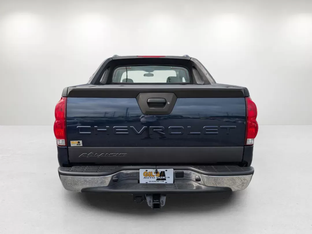 2006 /Tan/Neutral Chevrolet Avalanche LS (3GNEC12Z36G) with an Other engine, located at 7000 Northlake Connector, Columbus, GA, 31904, (706) 987-8085, 32.524975, -84.978134 - **Explore the Open Road with the 2006 Chevrolet Avalanche LS - Perfect for Adventure Lovers in Columbus!**<br /> <br /> Are you ready to embrace your next outdoor adventure or need a reliable vehicle for daily commutes? Look no further than our stunning 2006 Chevrolet Avalanche LS, now available at - Photo#5