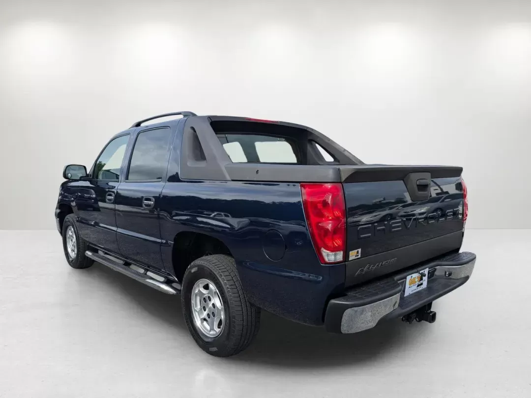 2006 /Tan/Neutral Chevrolet Avalanche LS (3GNEC12Z36G) with an Other engine, located at 7000 Northlake Connector, Columbus, GA, 31904, (706) 987-8085, 32.524975, -84.978134 - **Explore the Open Road with the 2006 Chevrolet Avalanche LS - Perfect for Adventure Lovers in Columbus!**<br /> <br /> Are you ready to embrace your next outdoor adventure or need a reliable vehicle for daily commutes? Look no further than our stunning 2006 Chevrolet Avalanche LS, now available at - Photo#6
