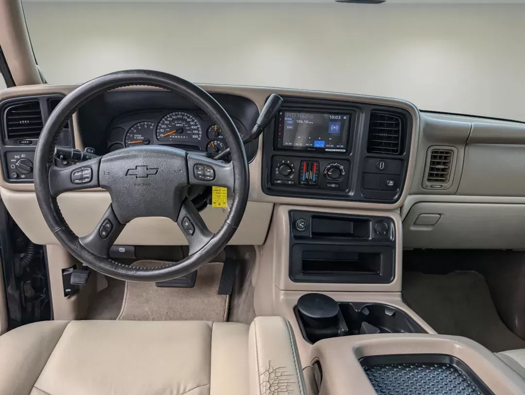 2006 /Tan/Neutral Chevrolet Avalanche LS (3GNEC12Z36G) with an Other engine, located at 7000 Northlake Connector, Columbus, GA, 31904, (706) 987-8085, 32.524975, -84.978134 - **Explore the Open Road with the 2006 Chevrolet Avalanche LS - Perfect for Adventure Lovers in Columbus!**<br /> <br /> Are you ready to embrace your next outdoor adventure or need a reliable vehicle for daily commutes? Look no further than our stunning 2006 Chevrolet Avalanche LS, now available at - Photo#11