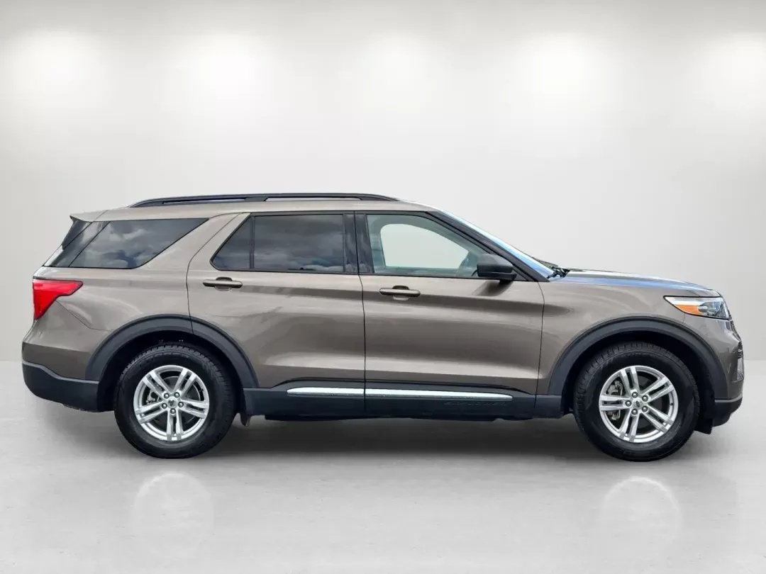 2021 Ford Explorer XLT (1FMSK7DH2MG) with an Other engine, located at 7000 Northlake Connector, Columbus, GA, 31904, (706) 987-8085, 32.524975, -84.978134 - **Adventure Awaits with this 2021 Ford Explorer XLT Perfect for Family Road Trips!**<br /> <br /> Are you ready to embrace the open road and create unforgettable family memories? Look no further than this stunning 2021 Ford Explorer XLT, available now at Gils Auto - Columbus #2. Located at 7000 Nor - Photo#3