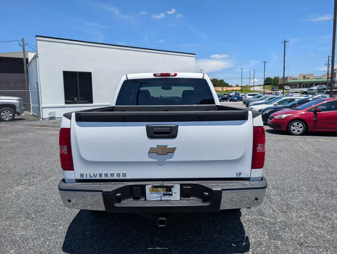 2008 /Ebony Chevrolet Silverado 1500 LT w/1LT (3GCEK13J58G) with an Other engine, located at 7000 Northlake Connector, Columbus, GA, 31904, (706) 987-8085, 32.524975, -84.978134 - Rev up your lifestyle with this rugged 2008 Chevrolet Silverado 1500 LT Crew Cab, perfect for weekend adventures, daily commutes, or even tackling tough jobs! At Gils Auto - Columbus #2, located at 7000 Northlake Connector, Columbus, GA 31904, we specialize in providing quality vehicles with flexibl - Photo#5