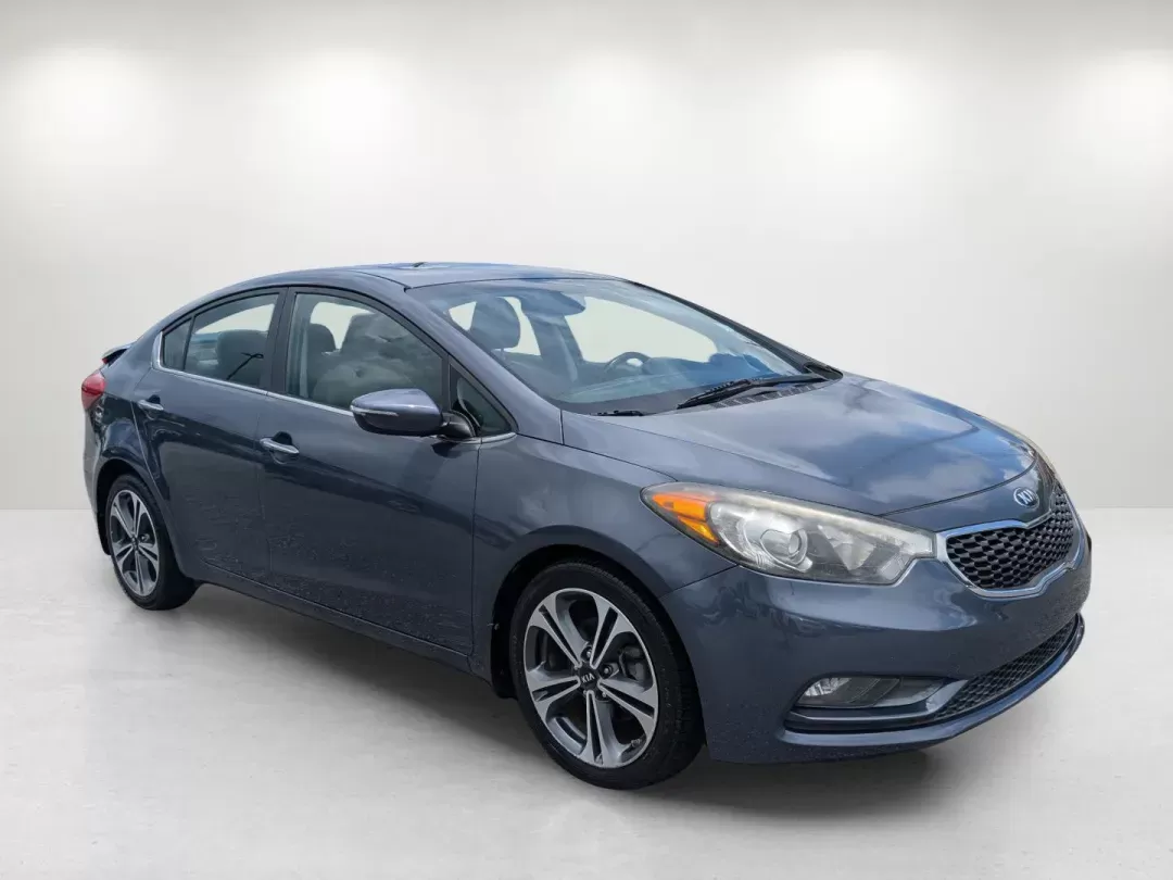 2015 /Gray Kia Forte EX (KNAFZ4A80F5) with an Other engine, located at 5115 14th Ave., Columbus, GA, 31904, (706) 323-0345, 32.511494, -84.971046 - **Discover Your Perfect Ride: 2015 Kia Forte EX at Gils Auto - Columbus**<br /> <br /> Are you in search of a versatile sedan that fits your dynamic lifestyle? Look no further than the 2015 Kia Forte EX, available now at Gils Auto in Columbus, GA! Whether you're commuting to work, running errands ar - Photo#2