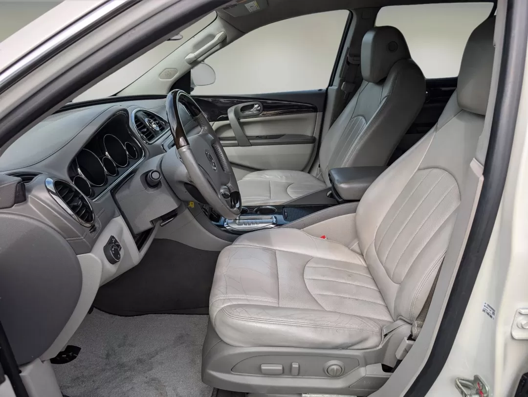 2015 /Light Titanium Buick Enclave Leather (5GAKVBKD7FJ) with an Other engine, located at 521 Old Farm Lane Rd, Prattville, AL, 36066, (334) 325-1505, 32.482460, -86.416367 - 2015 Buick Enclave Leather - Photo#9