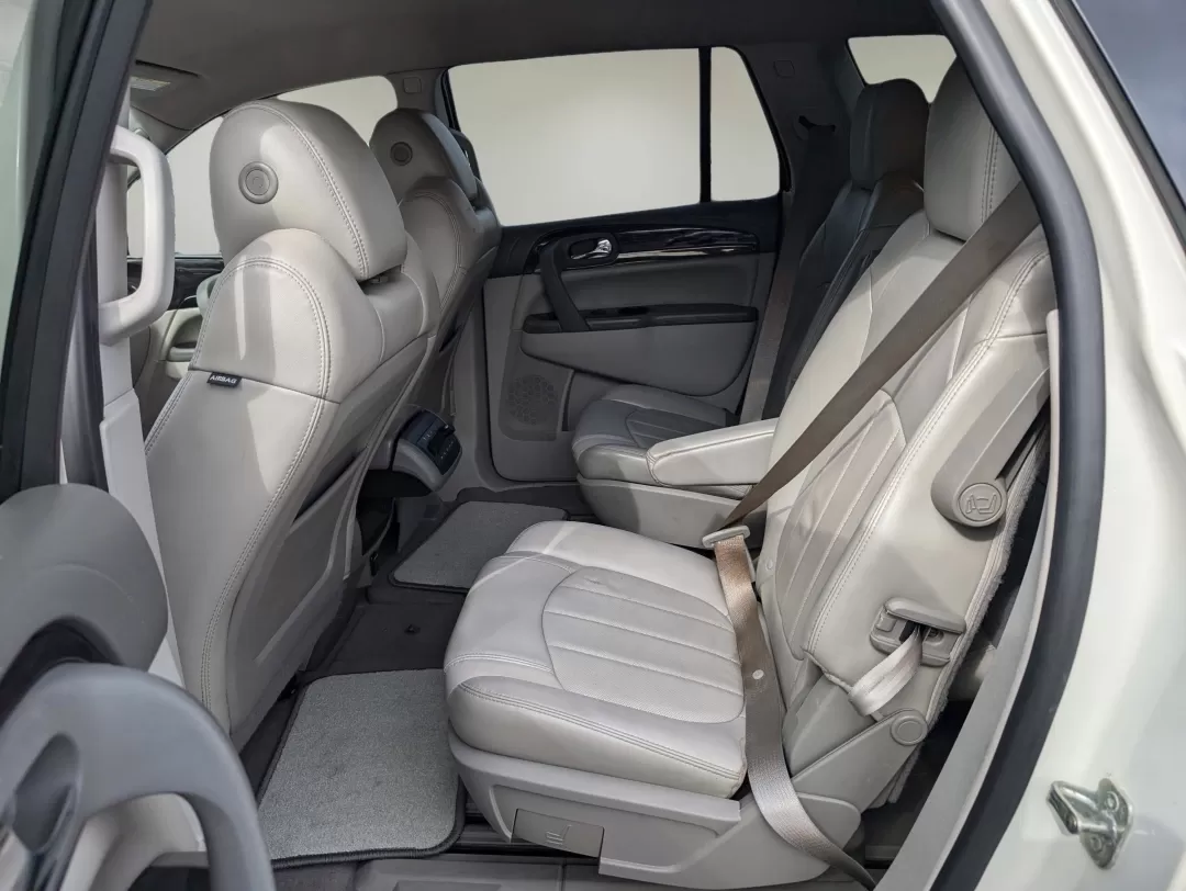 2015 /Light Titanium Buick Enclave Leather (5GAKVBKD7FJ) with an Other engine, located at 521 Old Farm Lane Rd, Prattville, AL, 36066, (334) 325-1505, 32.482460, -86.416367 - 2015 Buick Enclave Leather - Photo#10