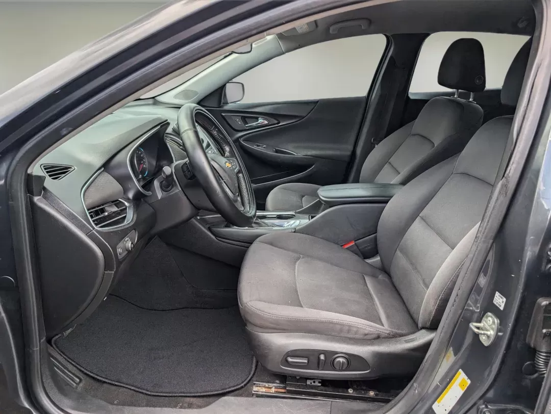 2018 /Jet Black Chevrolet Malibu LT (1G1ZD5ST3JF) with an Other engine, located at 5115 14th Ave., Columbus, GA, 31904, (706) 323-0345, 32.511494, -84.971046 - **Elevate Your Daily Drive with the 2018 Chevrolet Malibu LT at Gils Auto - Columbus!**<br /> <br /> Looking for a reliable vehicle that fits seamlessly into your busy lifestyle? The 2018 Chevrolet Malibu LT is the perfect blend of style, comfort, and technology for those who crave a smooth commute, - Photo#9