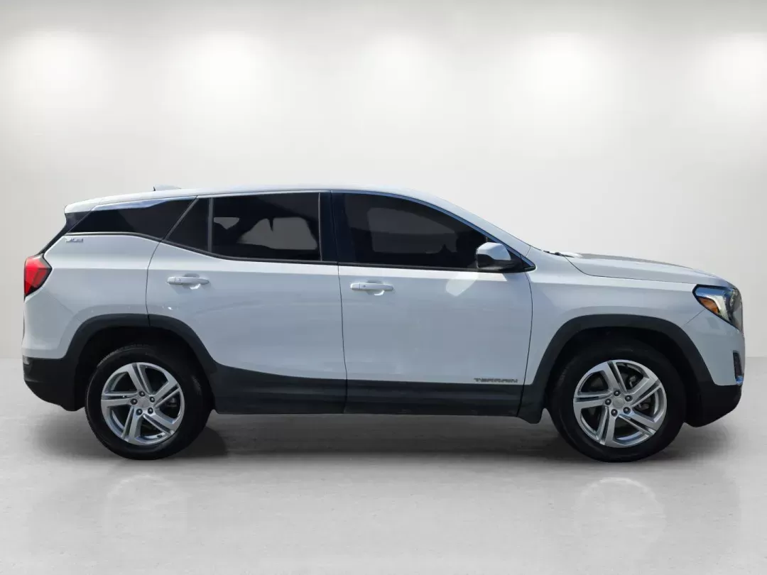2018 /Jet Black GMC Terrain SLE (3GKALMEX9JL) with an Other engine, located at 5115 14th Ave., Columbus, GA, 31904, (706) 323-0345, 32.511494, -84.971046 - **Adventure Awaits: Drive Home This 2018 GMC Terrain SLE SUV!**<br /> <br /> Are you ready to elevate your family adventures or conquer your daily commute? Look no further than this remarkable 2018 GMC Terrain SLE, available now at Gils Auto in Columbus, GA. Priced to suit both your lifestyle and yo - Photo#3