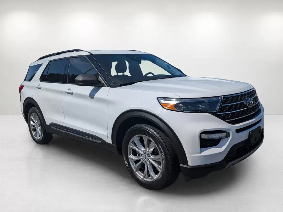 2020 Ford Explorer XLT (1FMSK8DH6LG) with an Other engine, located at 3959 U.S. 80 W, Phenix City, AL, 36870, (334) 297-4885, 32.469296, -85.135185 - **Unleash Your Adventurous Spirit with the 2020 Ford Explorer XLT at Gils Auto!**<br /> <br /> Are you ready to elevate your daily commute or weekend escapades? The 2020 Ford Explorer XLT is your perfect partner for every journey, whether you're navigating the bustling streets of Phenix City or head - Photo#2