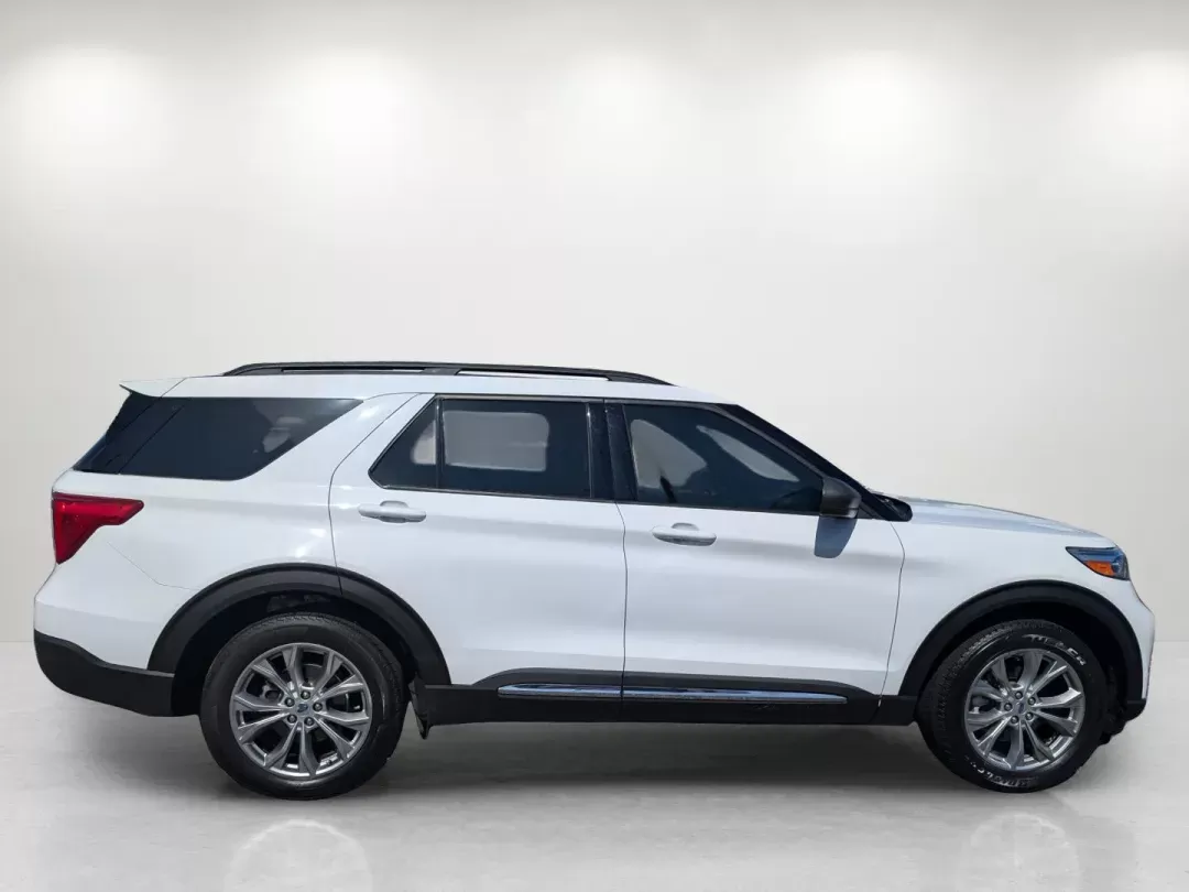 2020 Ford Explorer XLT (1FMSK8DH6LG) with an Other engine, located at 3959 U.S. 80 W, Phenix City, AL, 36870, (334) 297-4885, 32.469296, -85.135185 - **Unleash Your Adventurous Spirit with the 2020 Ford Explorer XLT at Gils Auto!**<br /> <br /> Are you ready to elevate your daily commute or weekend escapades? The 2020 Ford Explorer XLT is your perfect partner for every journey, whether you're navigating the bustling streets of Phenix City or head - Photo#3