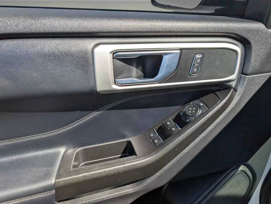 2020 Ford Explorer XLT (1FMSK8DH6LG) with an Other engine, located at 3959 U.S. 80 W, Phenix City, AL, 36870, (334) 297-4885, 32.469296, -85.135185 - **Unleash Your Adventurous Spirit with the 2020 Ford Explorer XLT at Gils Auto!**<br /> <br /> Are you ready to elevate your daily commute or weekend escapades? The 2020 Ford Explorer XLT is your perfect partner for every journey, whether you're navigating the bustling streets of Phenix City or head - Photo#8