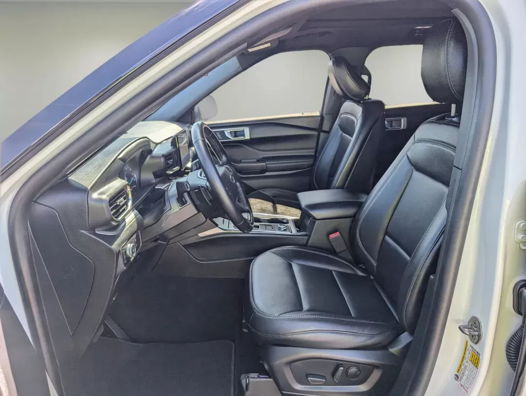2020 Ford Explorer XLT (1FMSK8DH6LG) with an Other engine, located at 3959 U.S. 80 W, Phenix City, AL, 36870, (334) 297-4885, 32.469296, -85.135185 - **Unleash Your Adventurous Spirit with the 2020 Ford Explorer XLT at Gils Auto!**<br /> <br /> Are you ready to elevate your daily commute or weekend escapades? The 2020 Ford Explorer XLT is your perfect partner for every journey, whether you're navigating the bustling streets of Phenix City or head - Photo#9