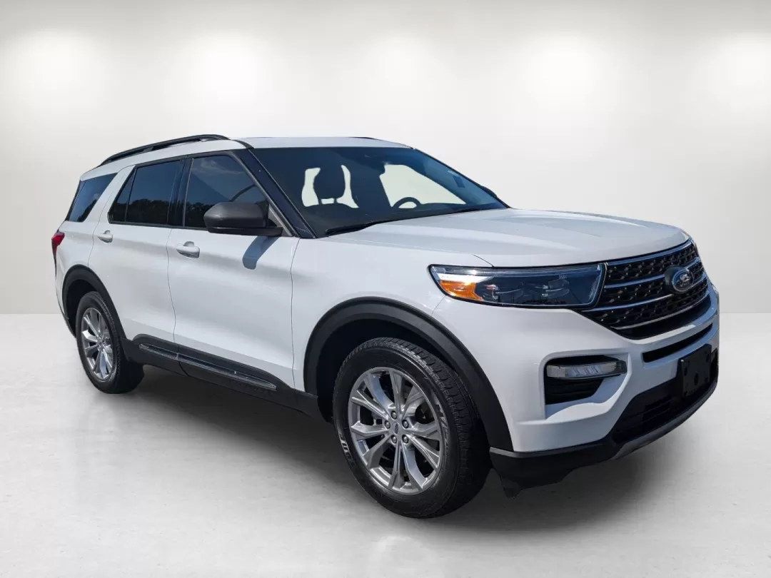 2020 Ford Explorer XLT (1FMSK8DH6LG) with an Other engine, located at 7000 Northlake Connector, Columbus, GA, 31904, (706) 987-8085, 32.524975, -84.978134 - Are you ready to elevate your family adventures or tackle your daily commute with confidence? Look no further than this stunning 2020 Ford Explorer XLT! This versatile SUV is perfect for growing families, outdoor enthusiasts, or anyone seeking a reliable and stylish vehicle to enhance their lifestyl - Photo#2