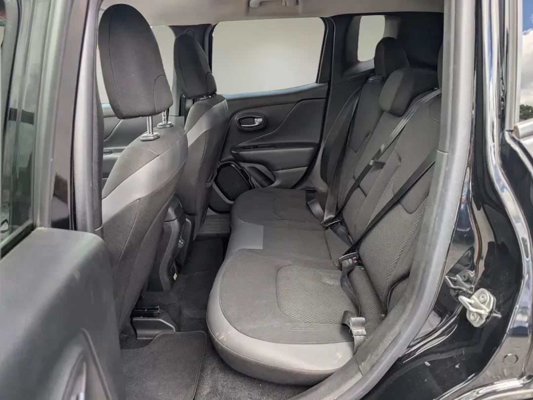 2019 /Black Jeep Renegade Altitude (ZACNJABB8KP) with an Other engine, located at 3959 U.S. 80 W, Phenix City, AL, 36870, (334) 297-4885, 32.469296, -85.135185 - **Adventure Awaits with This 2019 Jeep Renegade Altitude in Phenix City, AL!**<br /> <br /> Are you ready to elevate your driving experience? Whether you're commuting through the bustling streets of downtown Phenix City, planning weekend getaways, or simply enjoying family outings, this 2019 Jeep Re - Photo#10