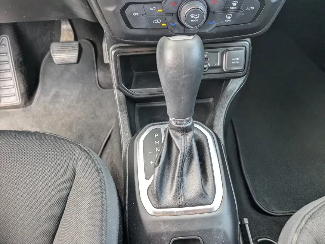 2019 /Black Jeep Renegade Altitude (ZACNJABB8KP) with an Other engine, located at 3959 U.S. 80 W, Phenix City, AL, 36870, (334) 297-4885, 32.469296, -85.135185 - **Adventure Awaits with This 2019 Jeep Renegade Altitude in Phenix City, AL!**<br /> <br /> Are you ready to elevate your driving experience? Whether you're commuting through the bustling streets of downtown Phenix City, planning weekend getaways, or simply enjoying family outings, this 2019 Jeep Re - Photo#12