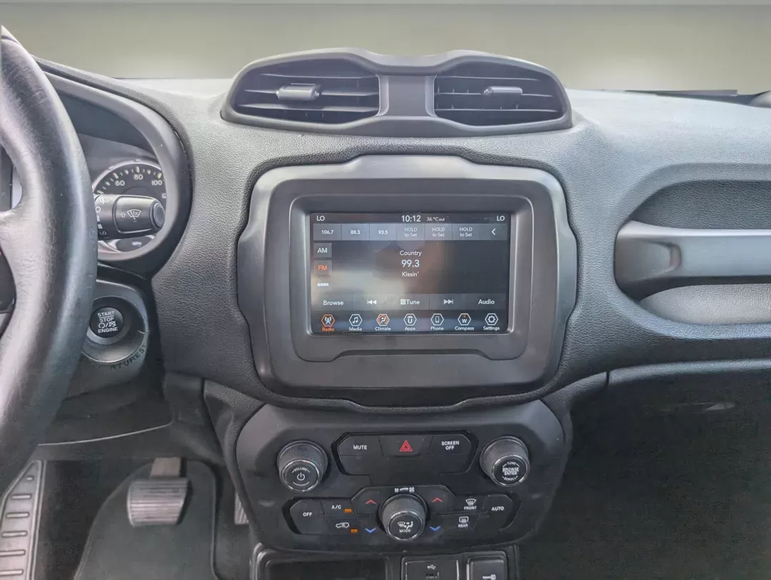 2019 /Black Jeep Renegade Altitude (ZACNJABB8KP) with an Other engine, located at 3959 U.S. 80 W, Phenix City, AL, 36870, (334) 297-4885, 32.469296, -85.135185 - **Adventure Awaits with This 2019 Jeep Renegade Altitude in Phenix City, AL!**<br /> <br /> Are you ready to elevate your driving experience? Whether you're commuting through the bustling streets of downtown Phenix City, planning weekend getaways, or simply enjoying family outings, this 2019 Jeep Re - Photo#13